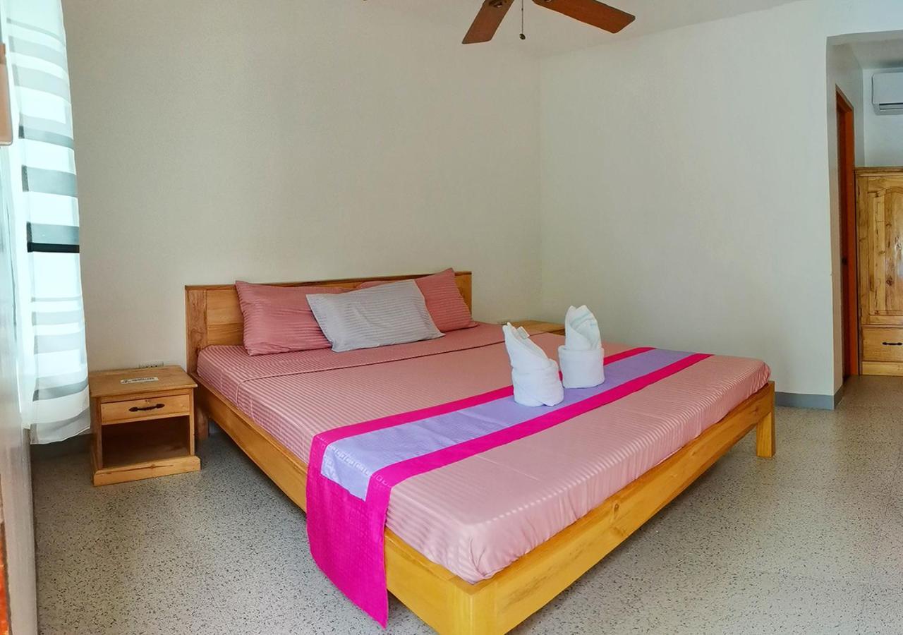 Beyond Island Otel Moalboal Dış mekan fotoğraf